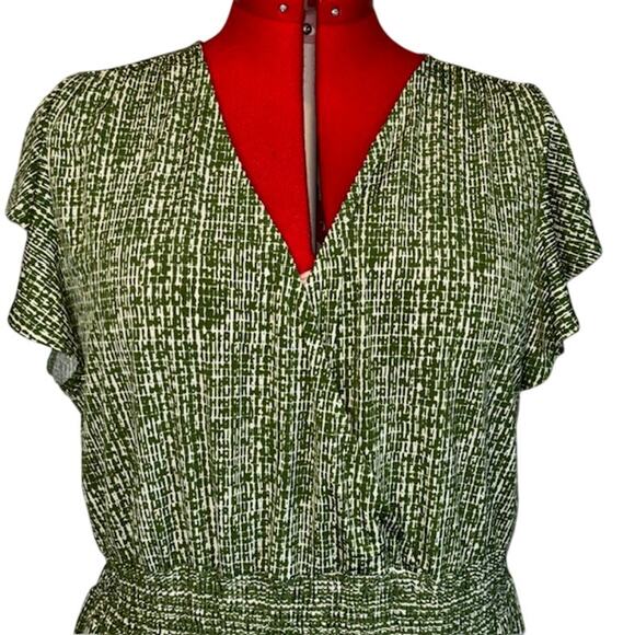 Gilli Jordan Knit Green and White Pockets V Neck Flutter Jumpsuit Sz 2X NWT - Picture 3 of 12